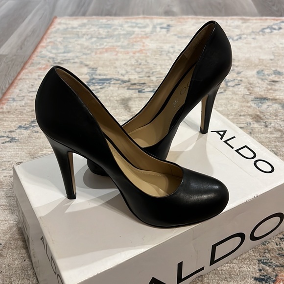 Black ALDO Heels - Picture 3 of 8
